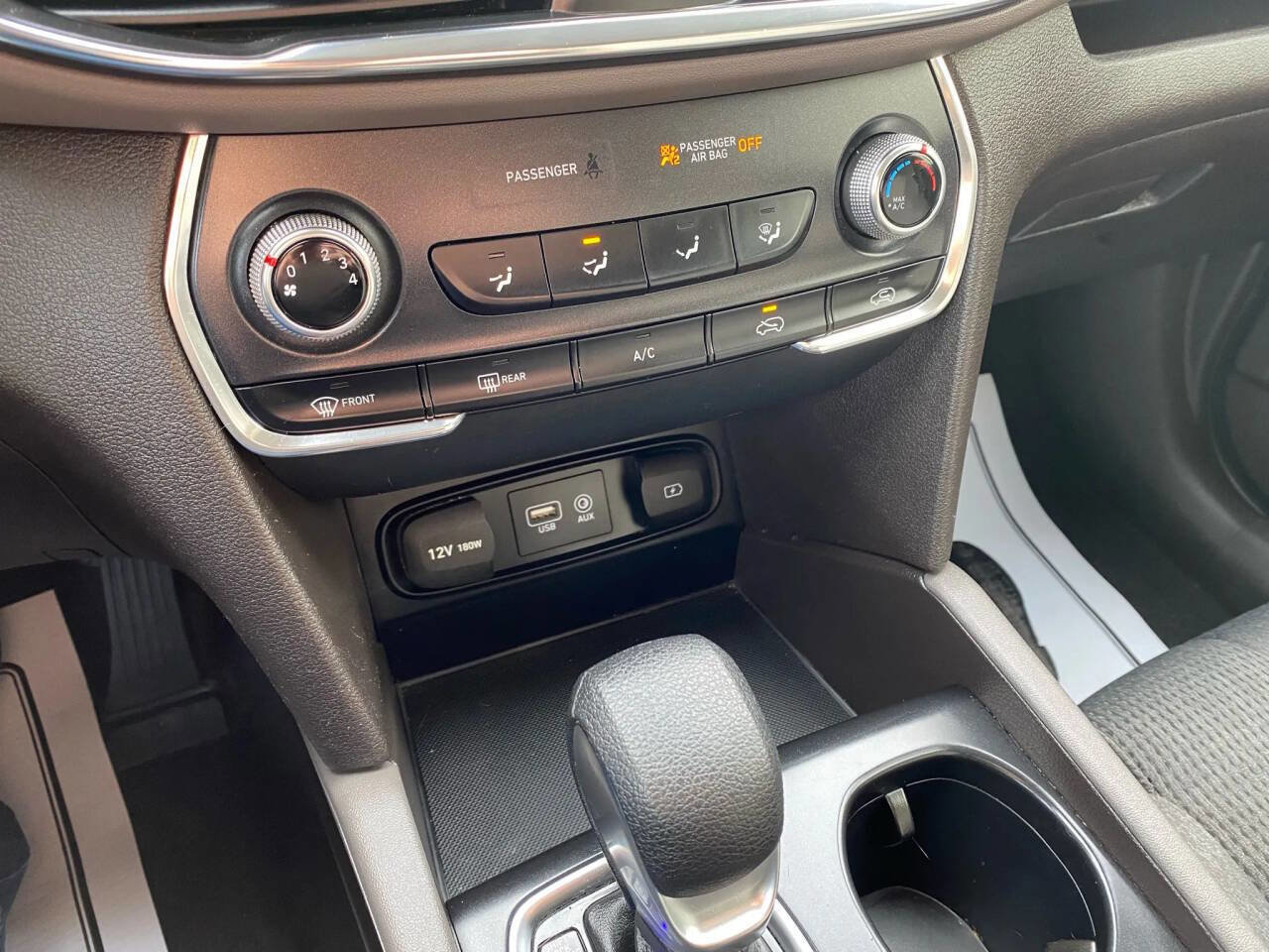 Used 2020 Hyundai Santa Fe SE w/ Cargo Package image 19