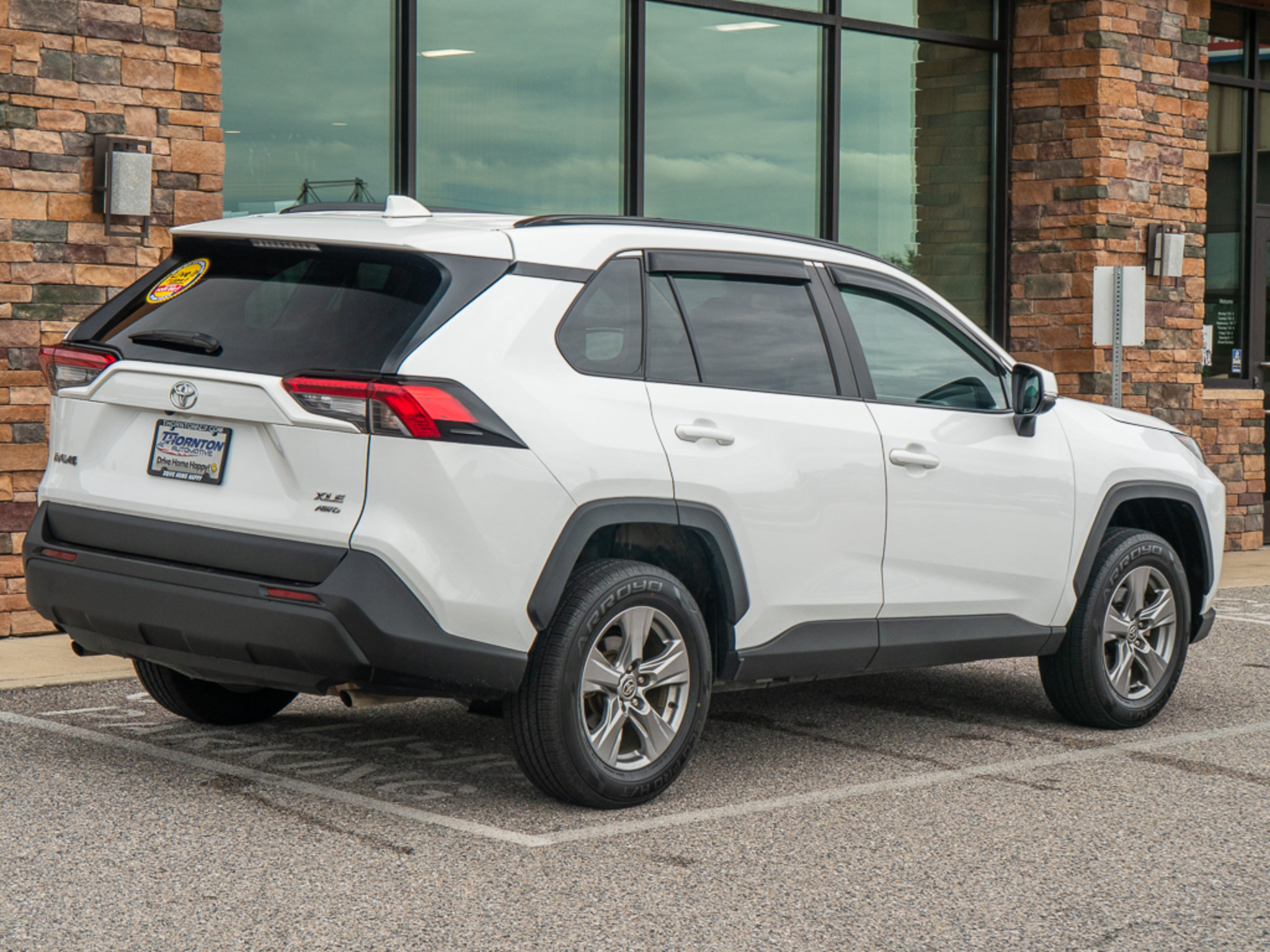 Used 2023 Toyota RAV4 XLE AWD/4WD image 3