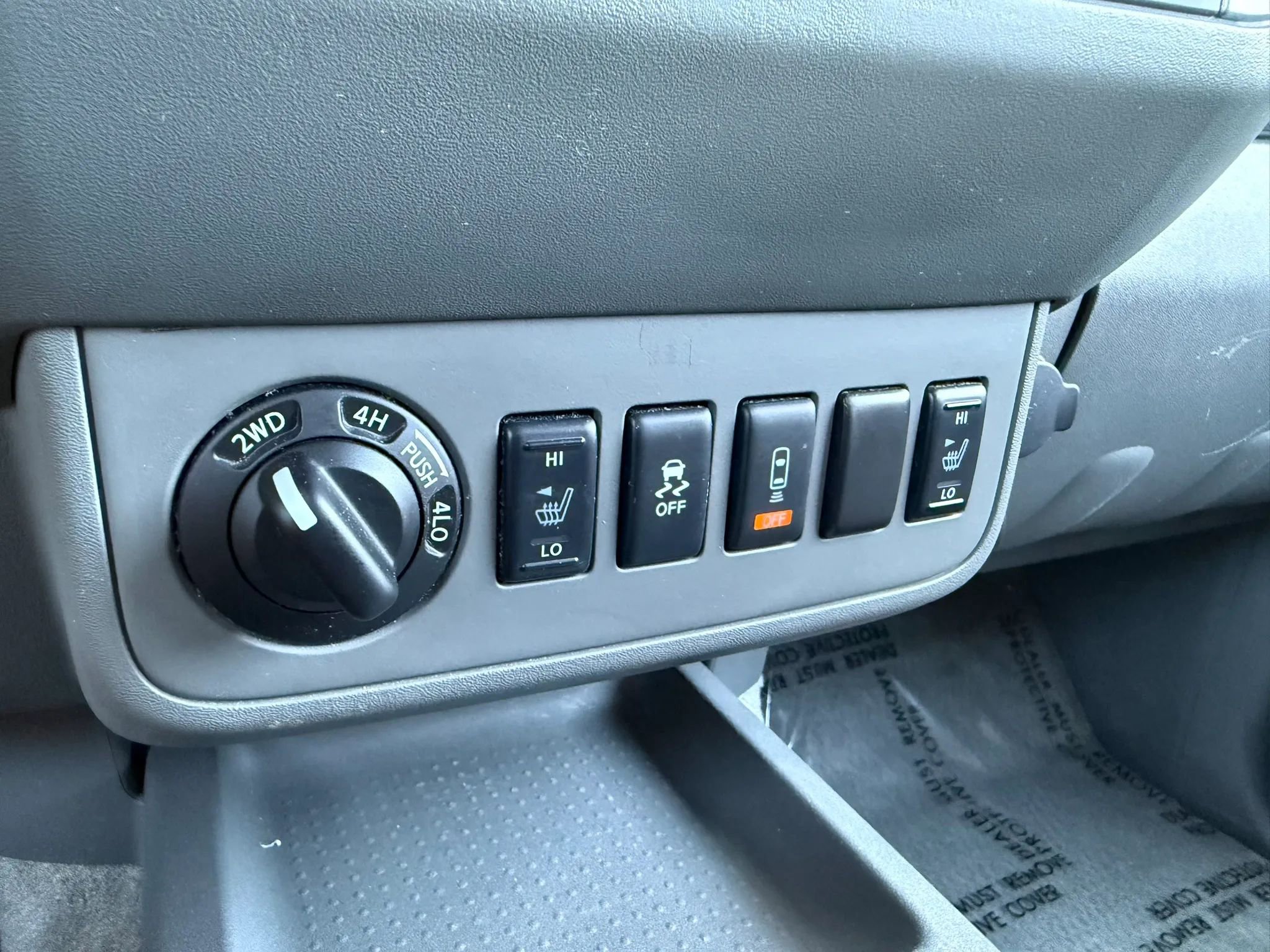 Used 2015 Nissan Frontier SV w/ SV Value Truck Package AWD/4WD image 33