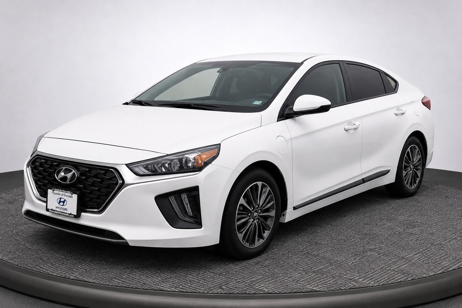 Used 2021 Hyundai Ioniq SE FWD video 1
