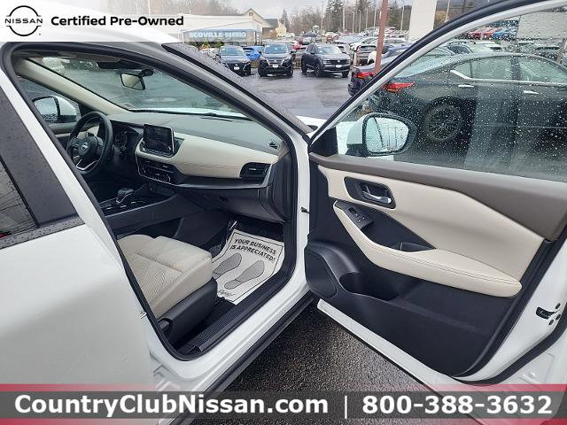 Certified 2024 Nissan Rogue SV image 30