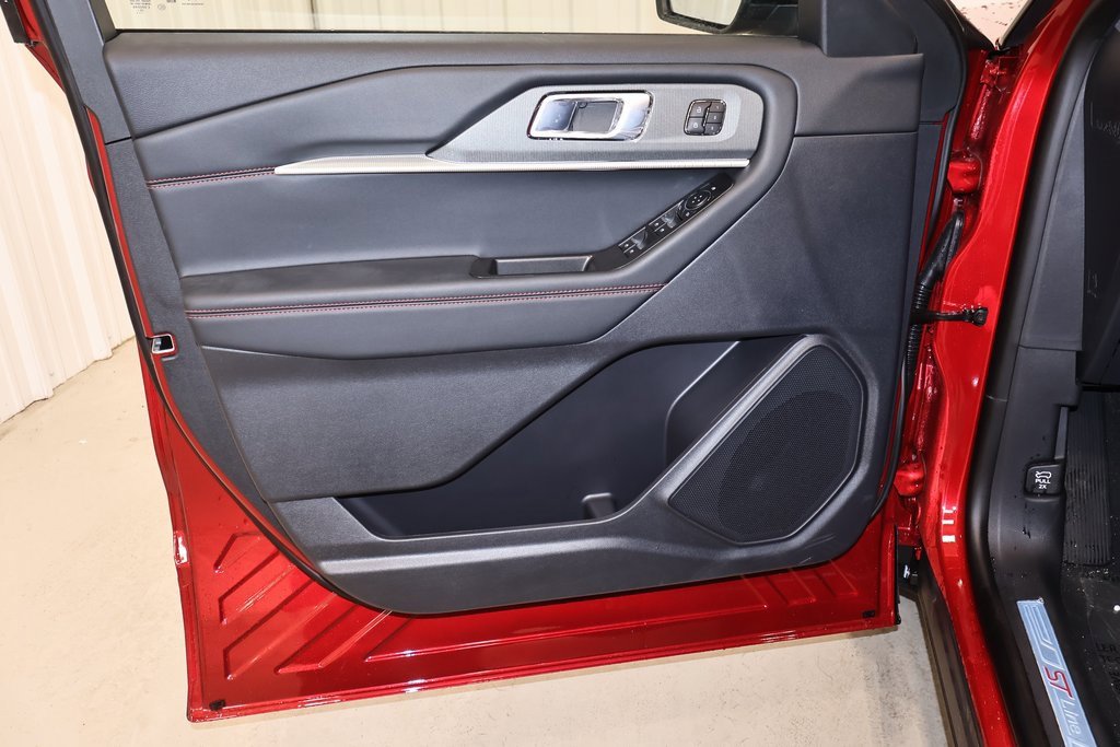 New 2026 Ford Explorer ST-Line w/ ST-Line Street Pack image 10