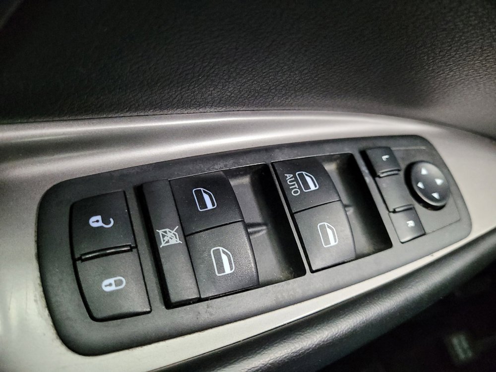 Used 2019 Dodge Journey Crossroad FWD image 27