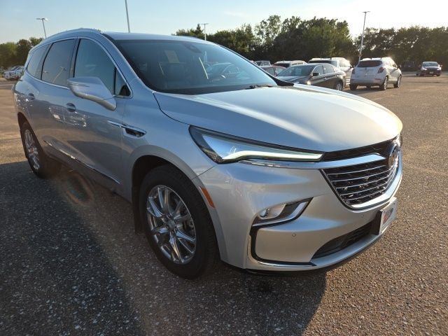 Used 2022 Buick Enclave Essence w/ Experience Buick Package AWD/4WD image 7