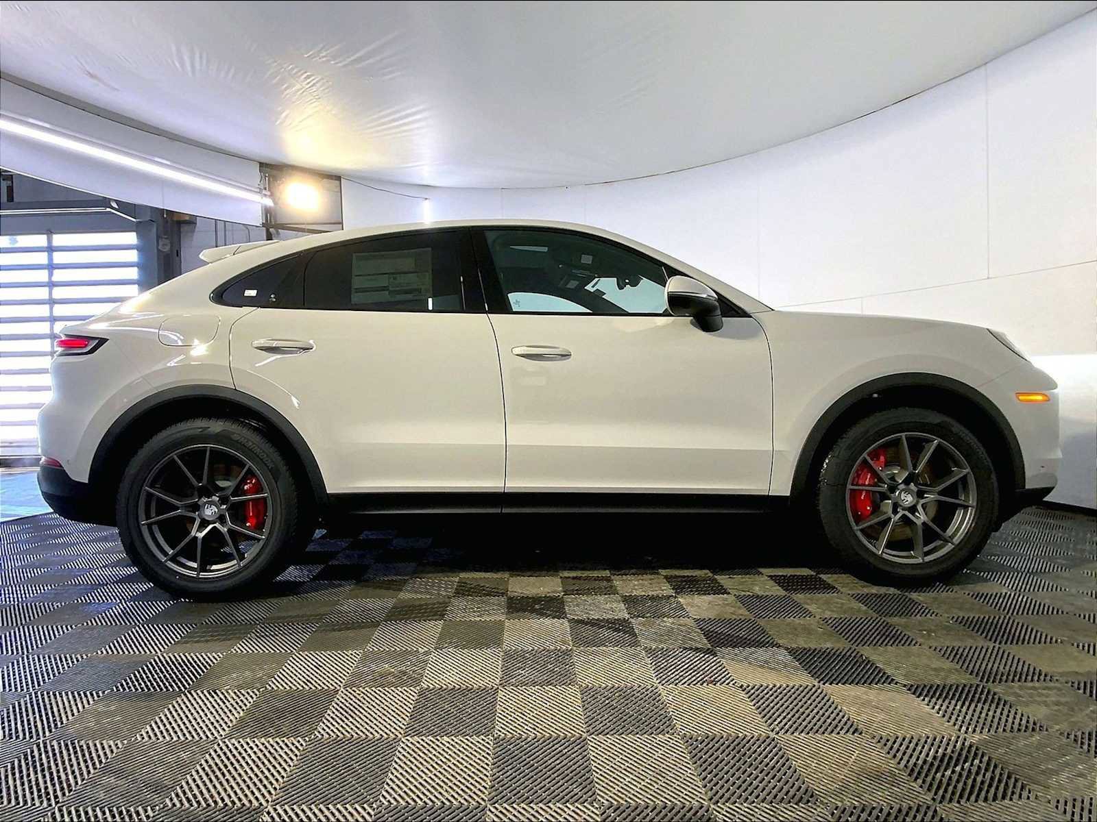 New 2026 Porsche Cayenne S image 8