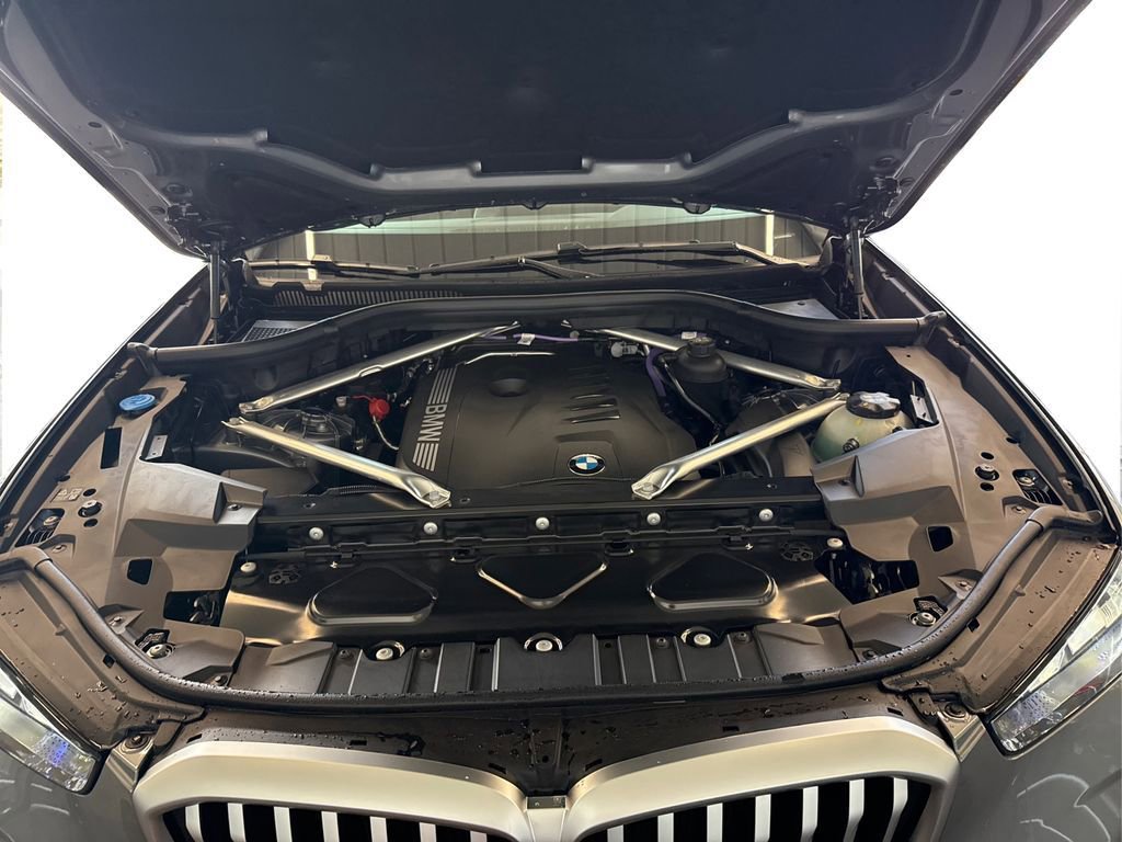 New 2026 BMW X5 sDrive40i image 11