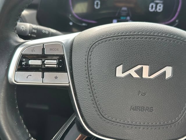 Used 2024 Kia Telluride EX w/ EX Captain's Chair Package FWD image 21