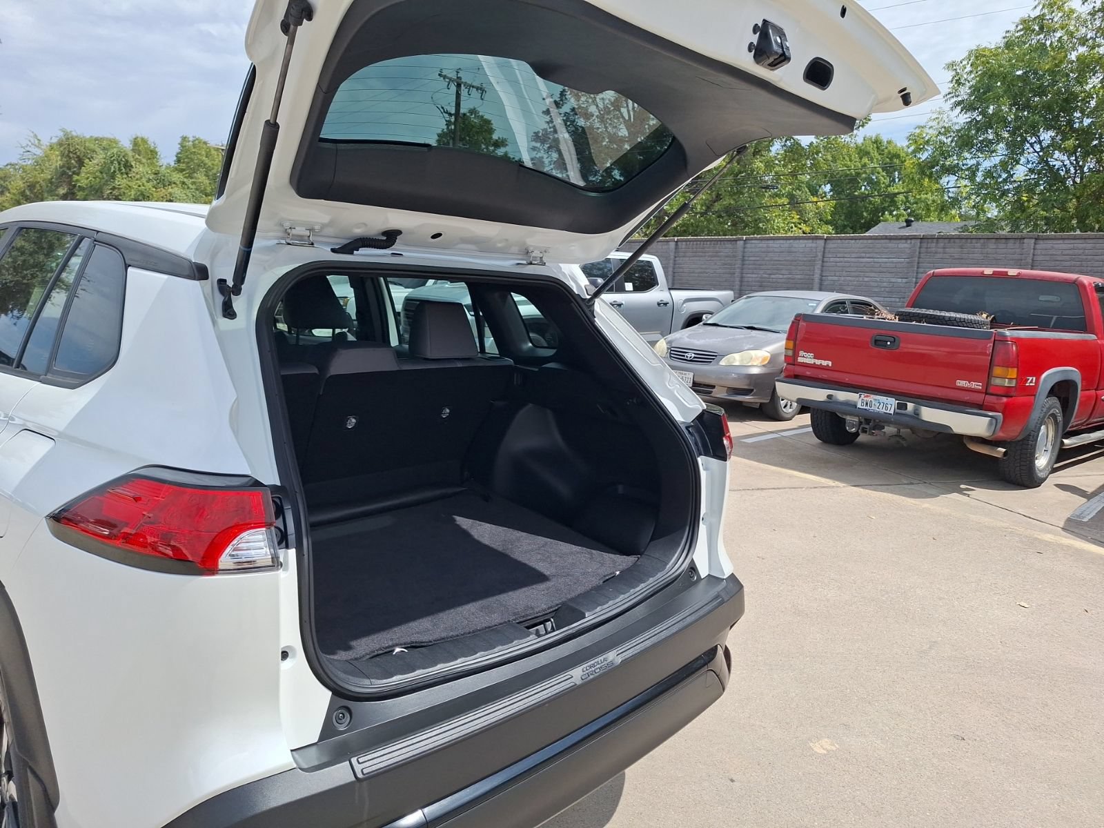 Used 2024 Toyota Corolla Cross AWD Hybrid image 35