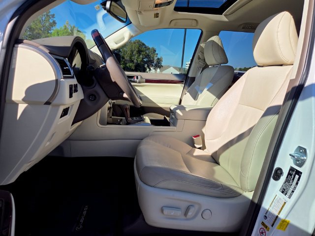 Used 2019 Lexus GX 460 Premium w/ Premium Package AWD/4WD image 9