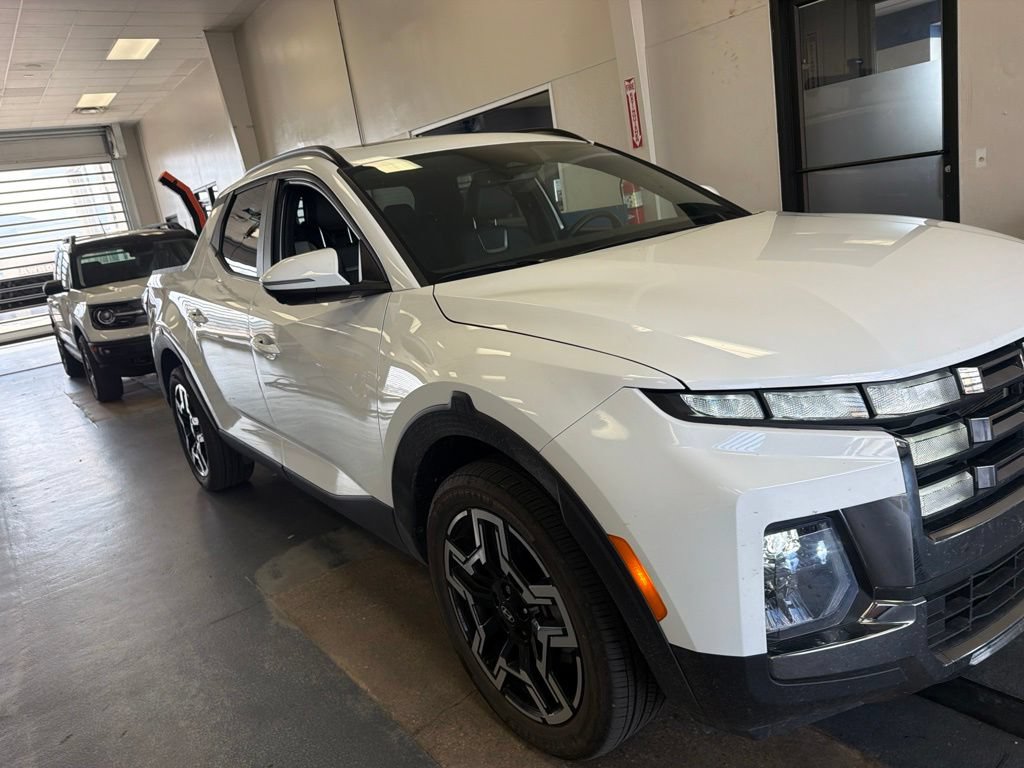 Used 2025 Hyundai Santa Cruz Limited AWD/4WD image 1