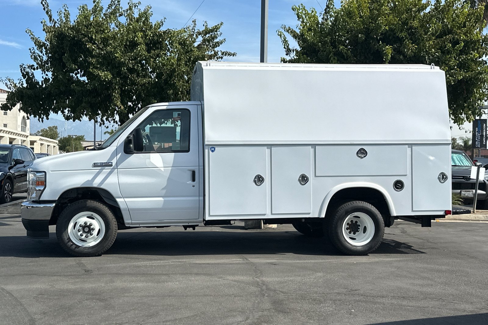 New 2025 Ford E-350 and Econoline 350 Super Duty w/ Power Equipment Group RWD image 7