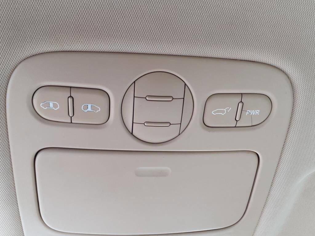 Used 2012 Kia Sedona EX image 21