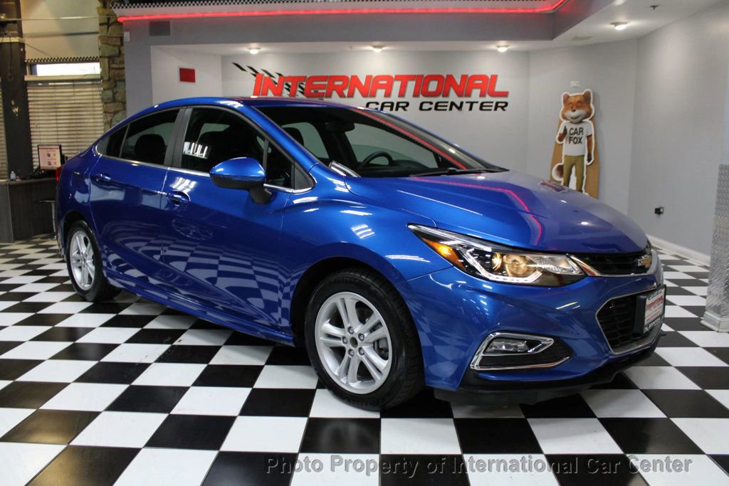 Used 2018 Chevrolet Cruze LT w/ Sun And Sound Package image 1