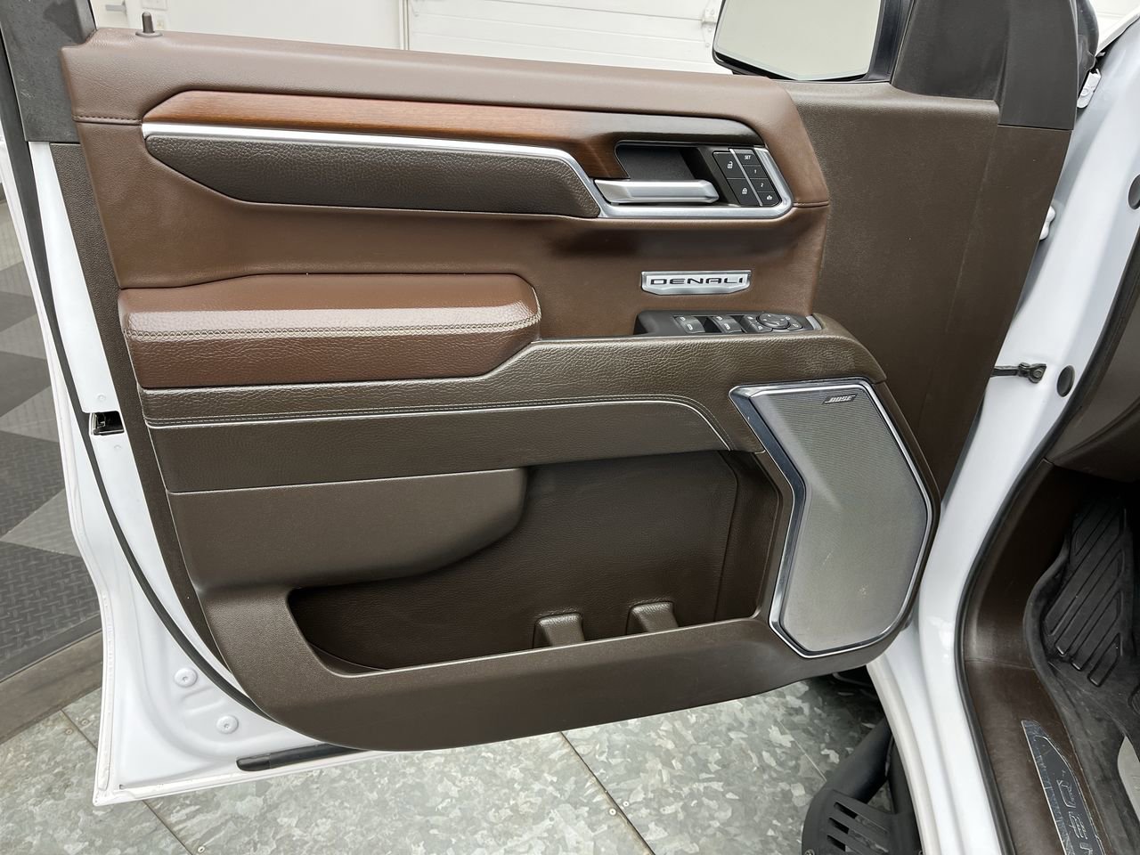 Used 2024 GMC Sierra 1500 Denali AWD/4WD image 9