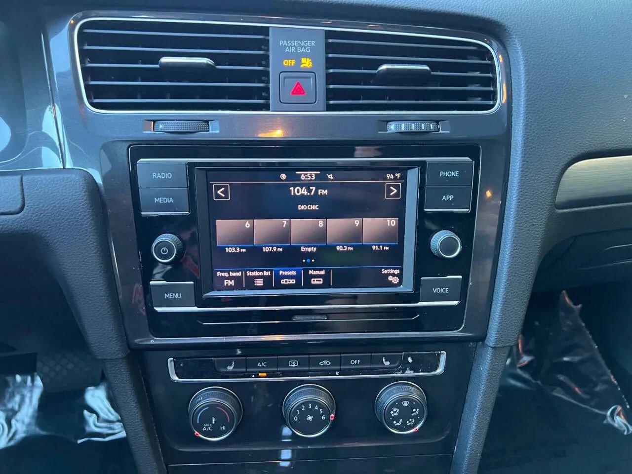 Used 2020 Volkswagen Golf 4-Door image 11