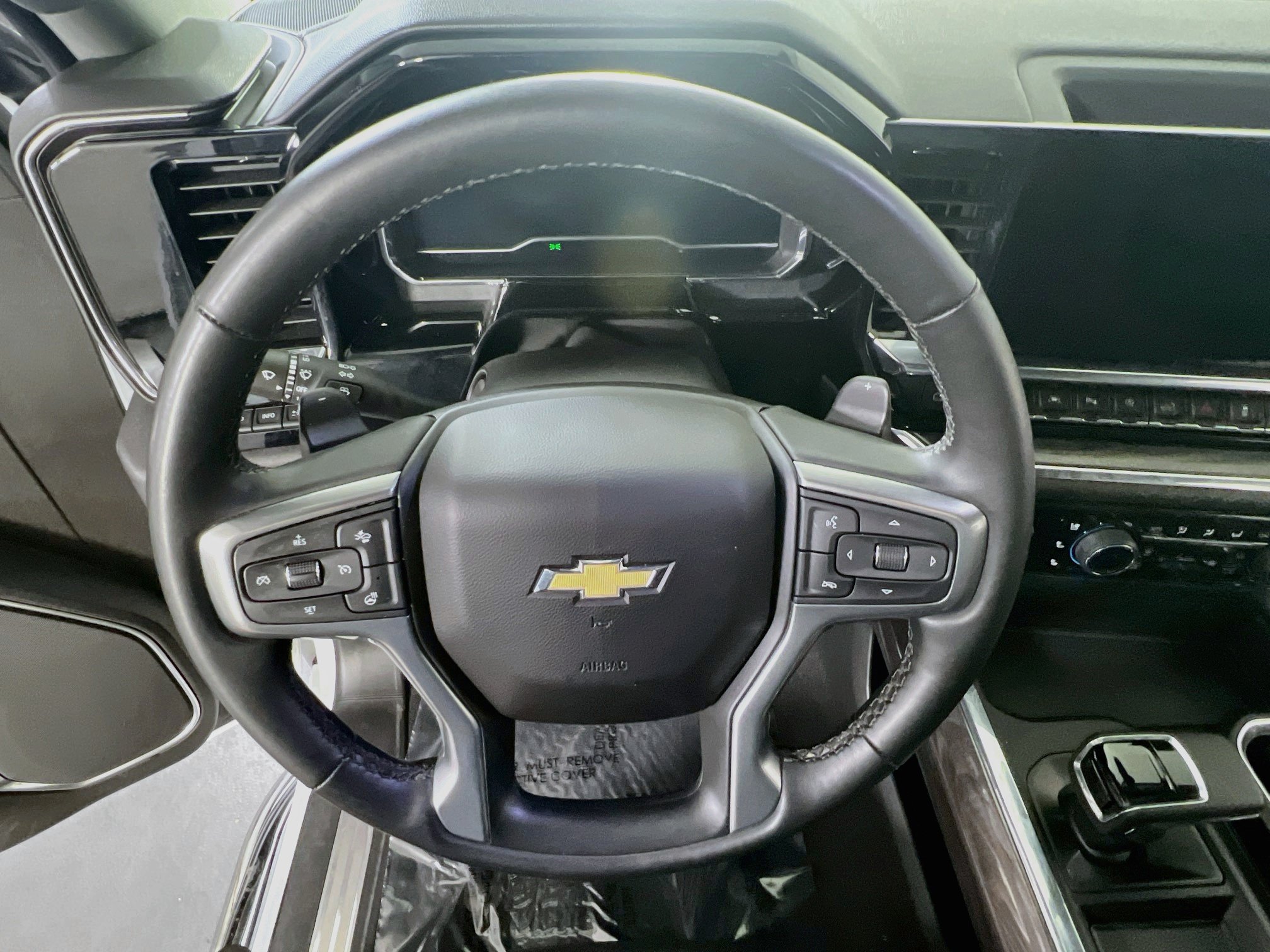 Used 2024 Chevrolet Silverado 1500 LTZ AWD/4WD image 11