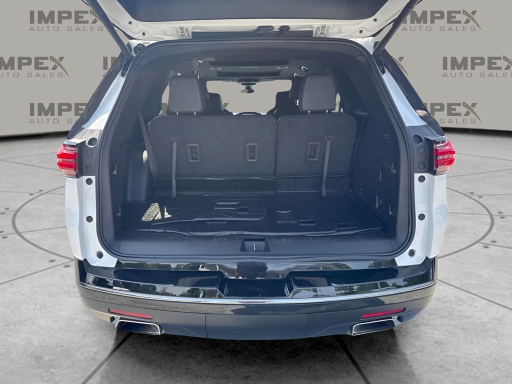 Used 2023 Chevrolet Traverse Premier w/ Redline Edition FWD image 19
