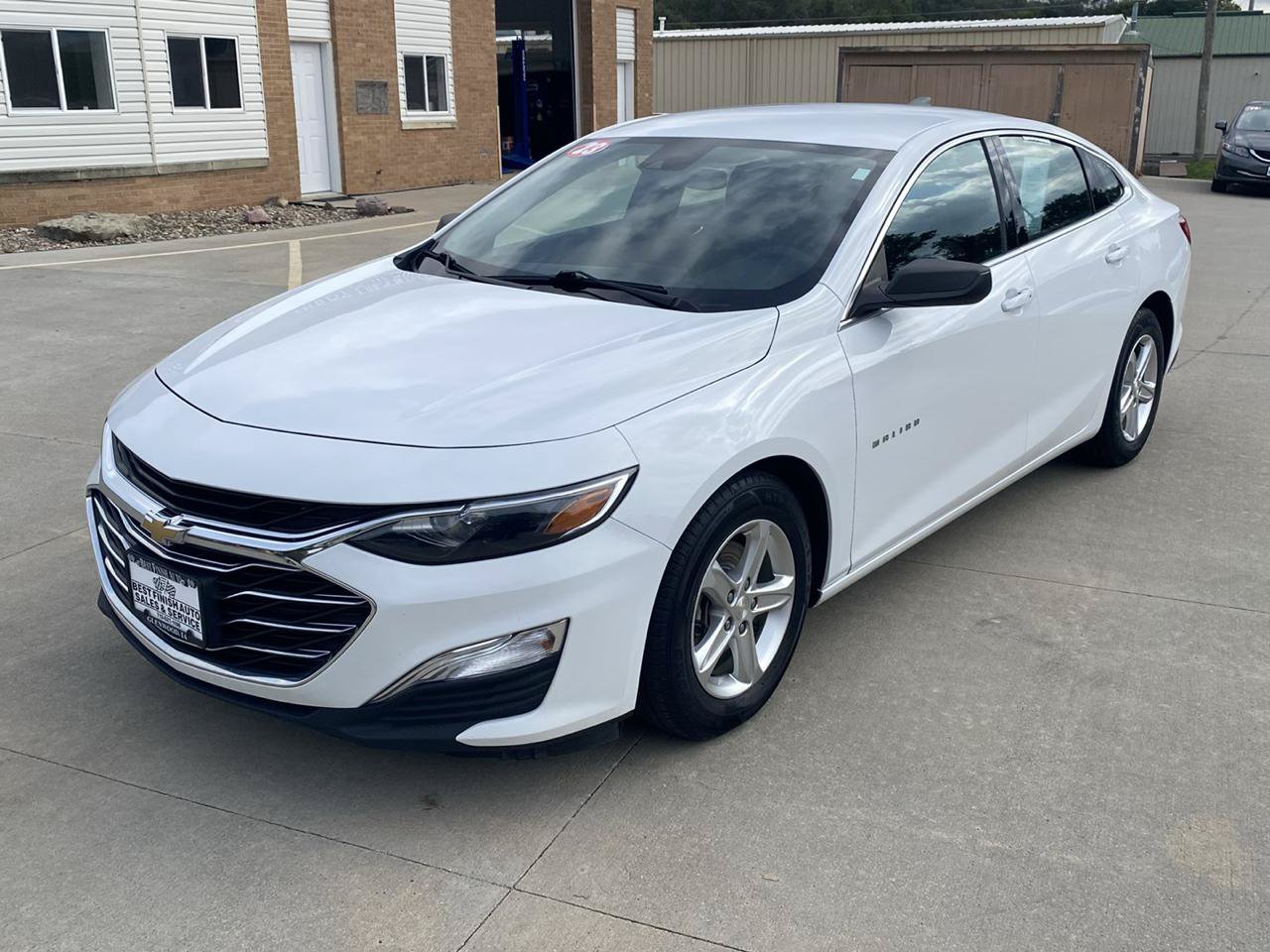 Used 2023 Chevrolet Malibu LS FWD image 2