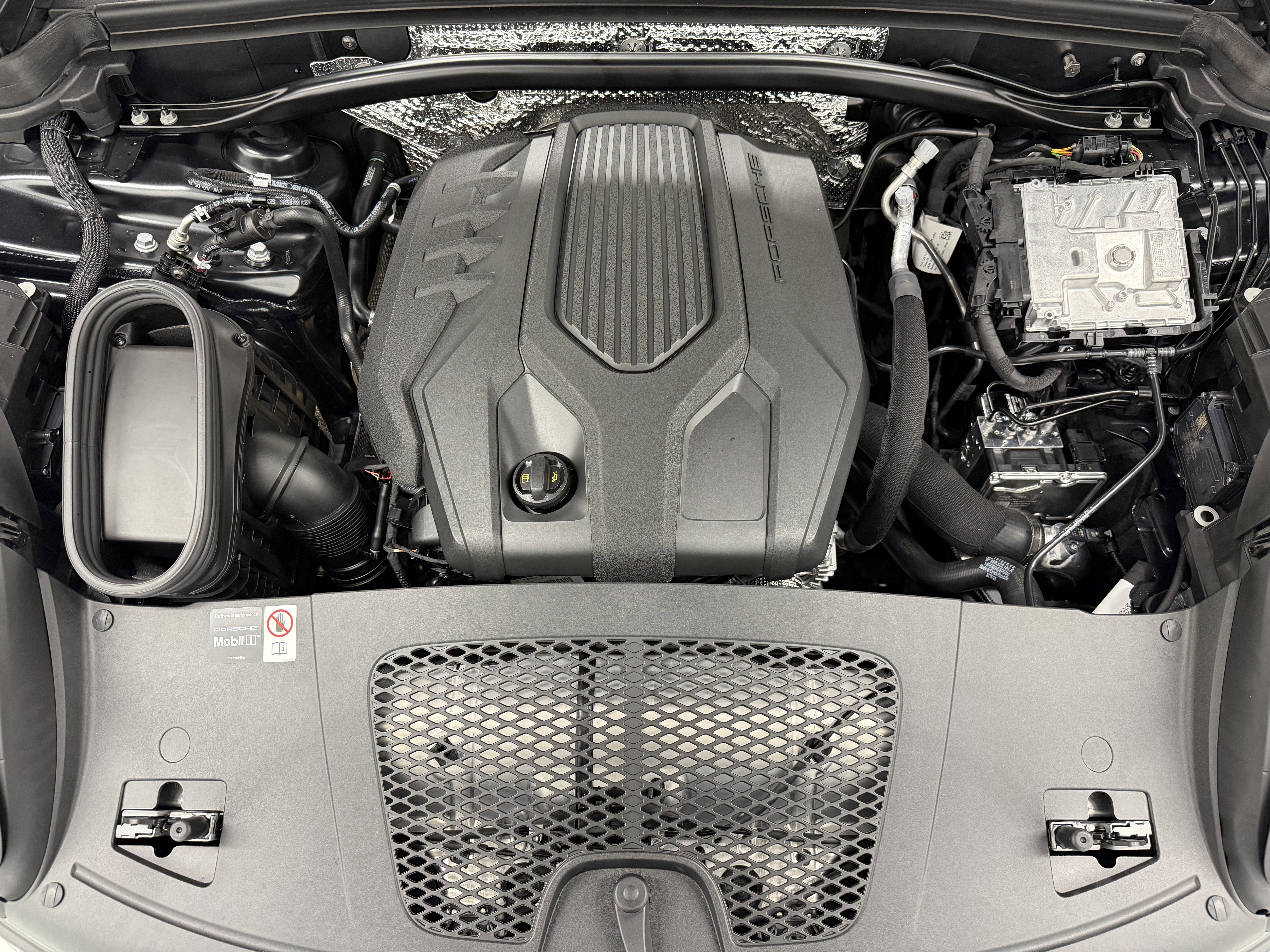 New 2026 Porsche Macan image 59