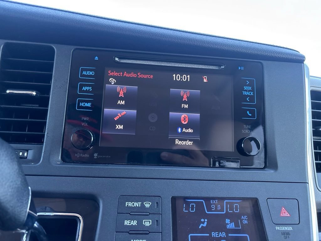 Used 2015 Toyota Sienna XLE w/ XLE Navigation Package FWD image 23