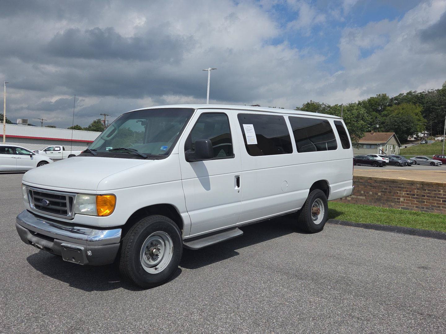 Used 2007 Ford E-350 and Econoline 350 XLT RWD image 6