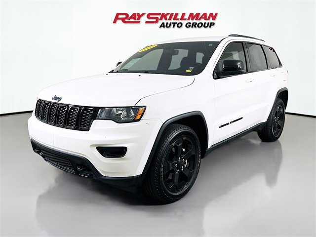 Used 2020 Jeep Grand Cherokee Laredo image 3