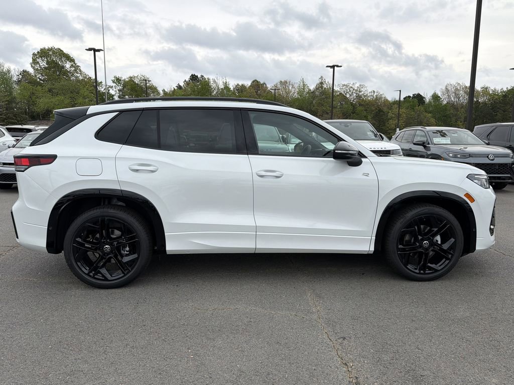 New 2026 Volkswagen Tiguan SE R-Line image 6