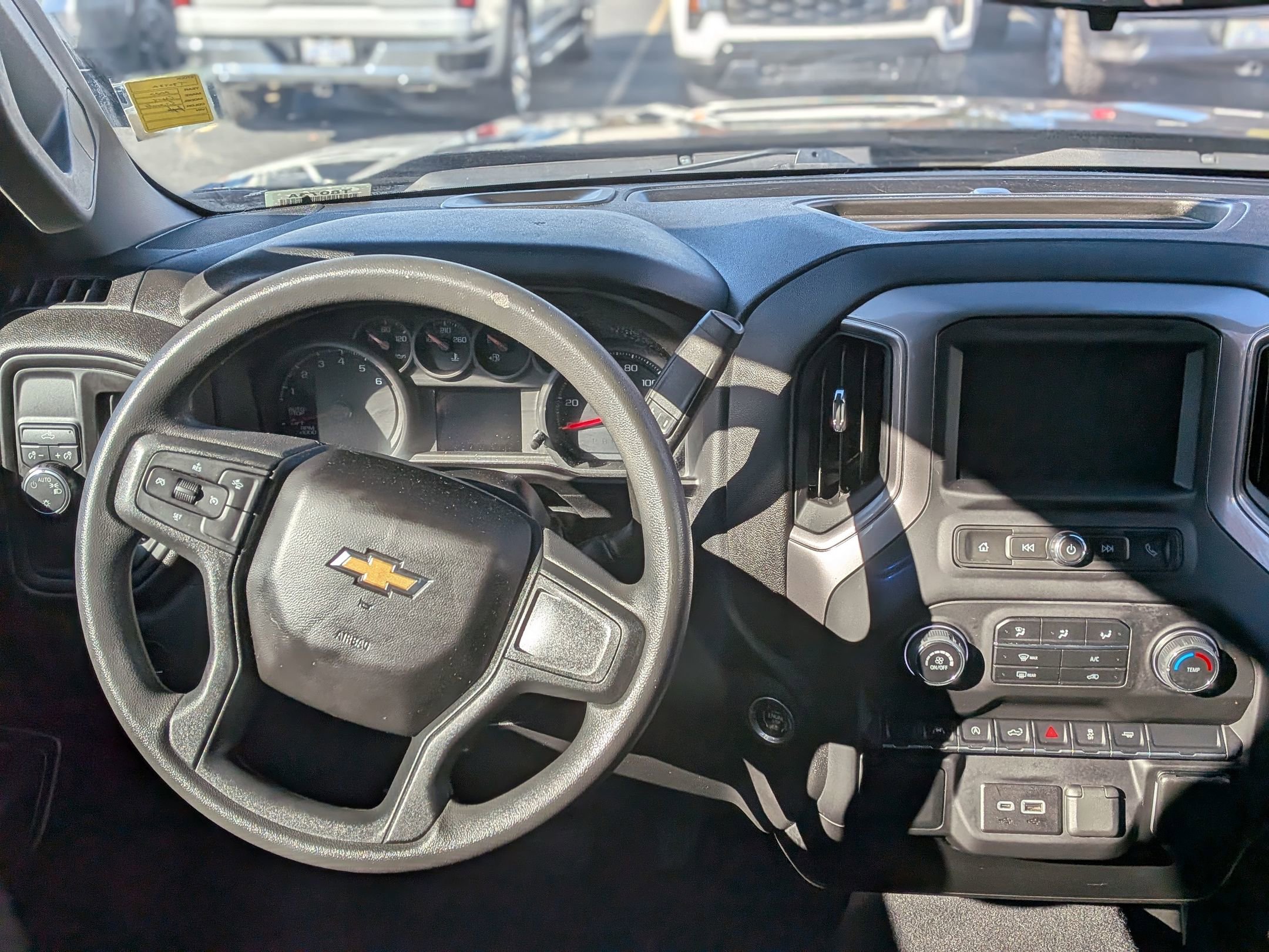 Used 2022 Chevrolet Silverado 1500 Custom image 18