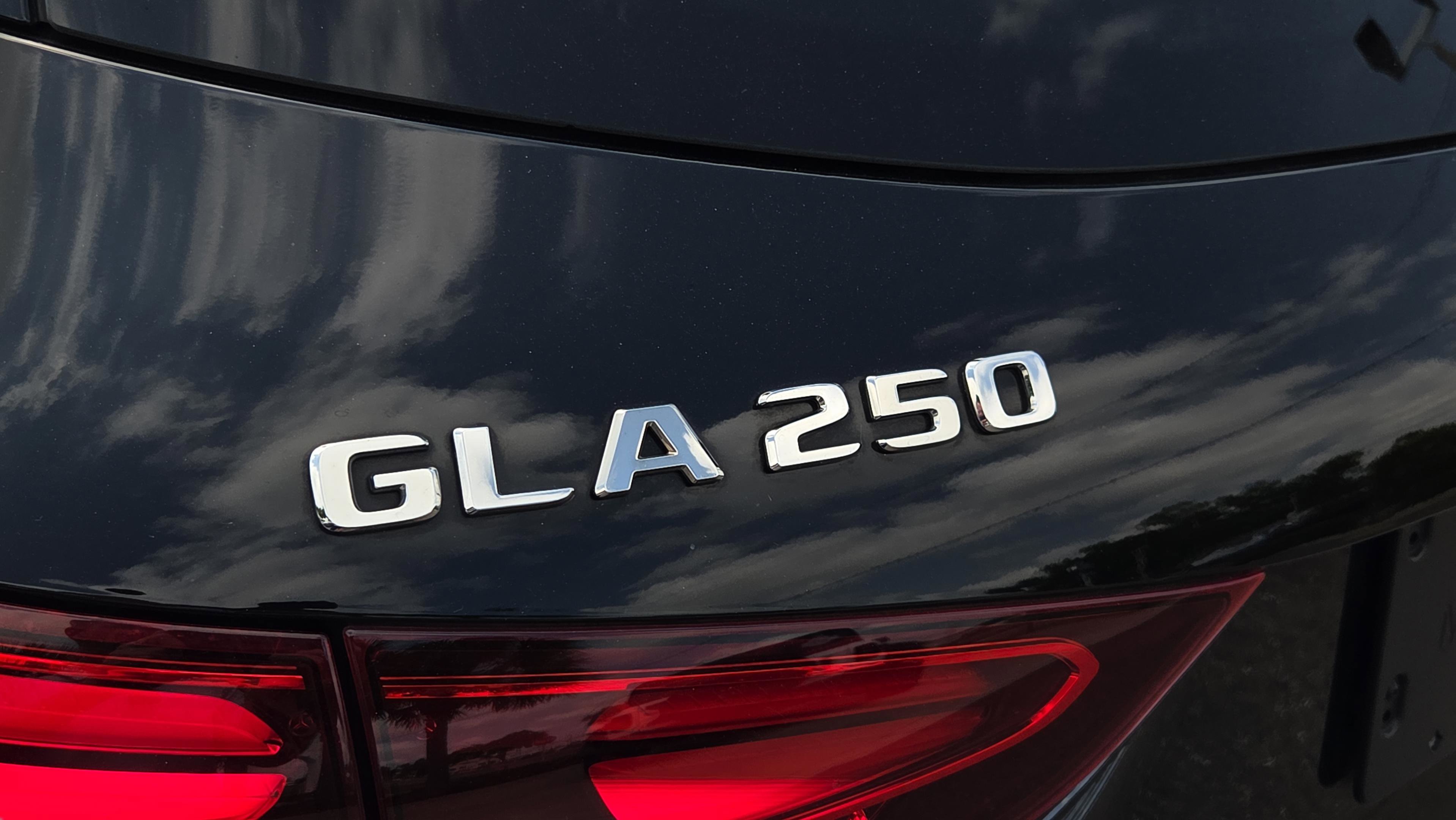 Used 2025 Mercedes-Benz GLA 250 4MATIC image 12