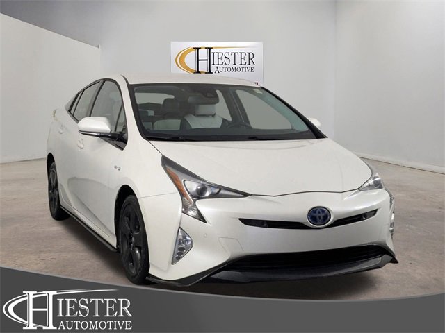 Used 2017 Toyota Prius Four image 1