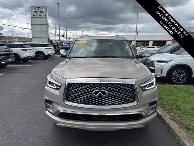 Used 2020 INFINITI QX80 Luxe w/ Proactive Package image 2