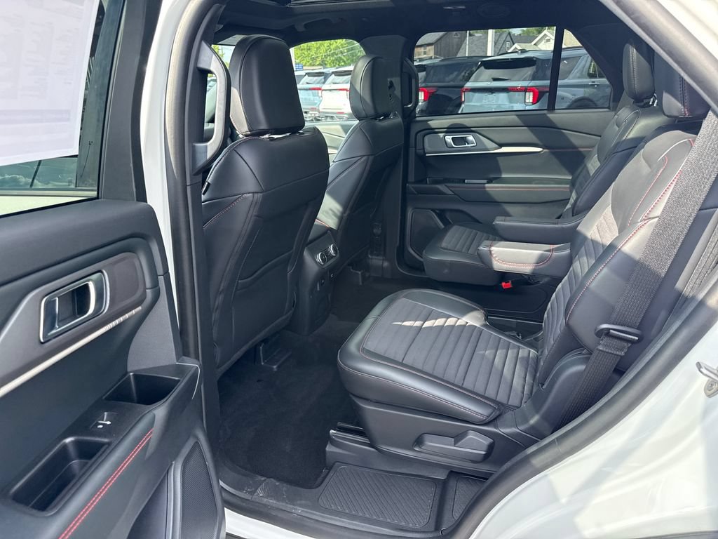 Used 2025 Ford Explorer ST-Line w/ Premium Package AWD/4WD image 17