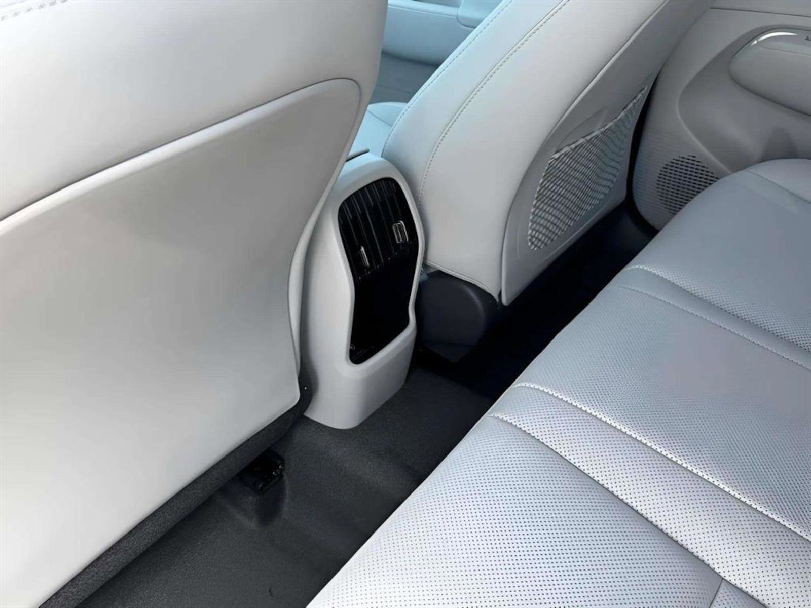 New 2026 Hyundai Kona SEL Premium image 13