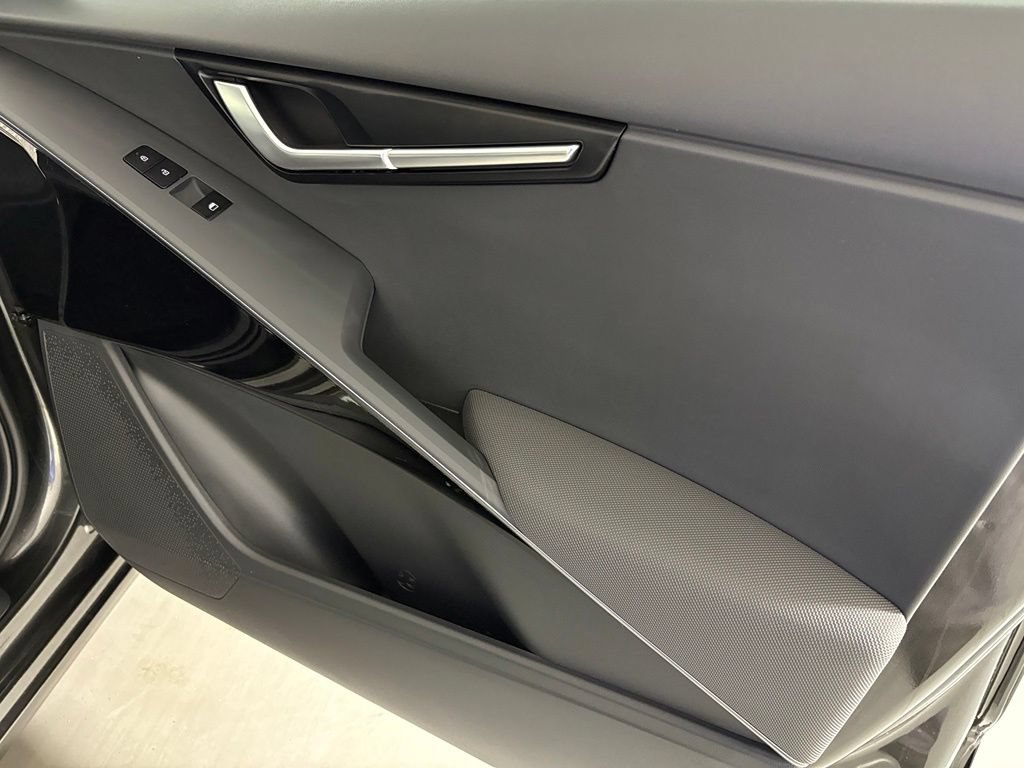 New 2026 Kia Niro Wind FWD image 43