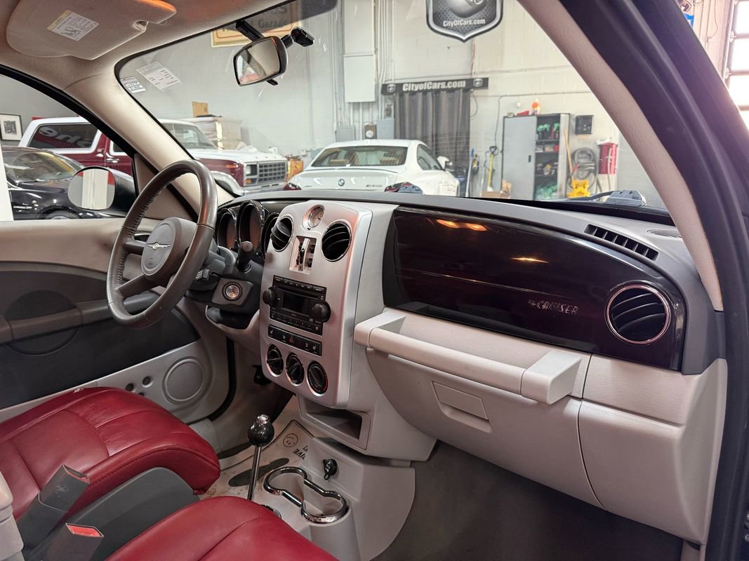 Used 2010 Chrysler PT Cruiser w/ PT Cruiser Couture Edition image 20