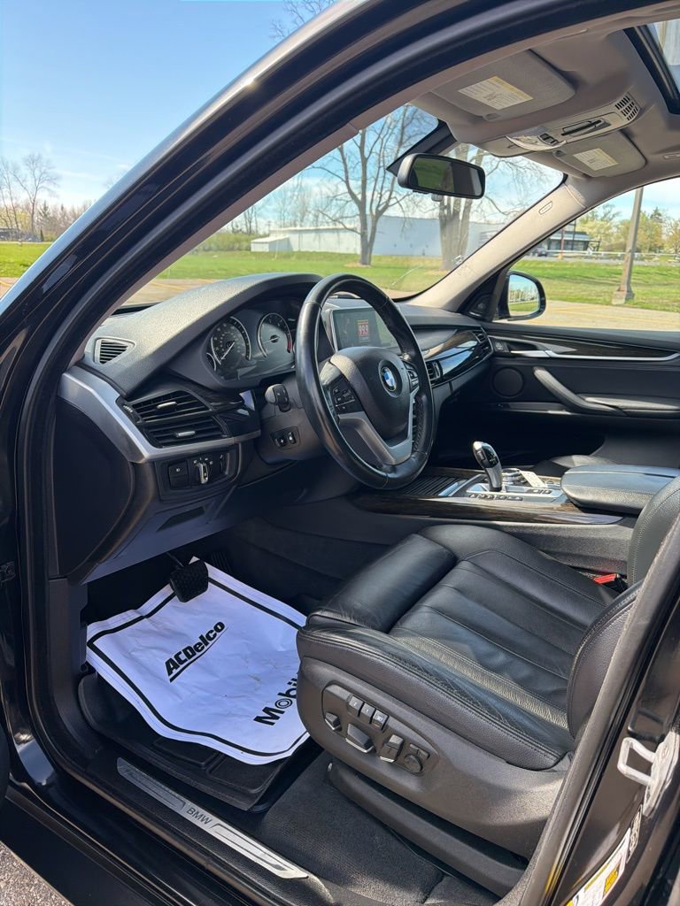 Used 2014 BMW X5 xDrive35d image 12