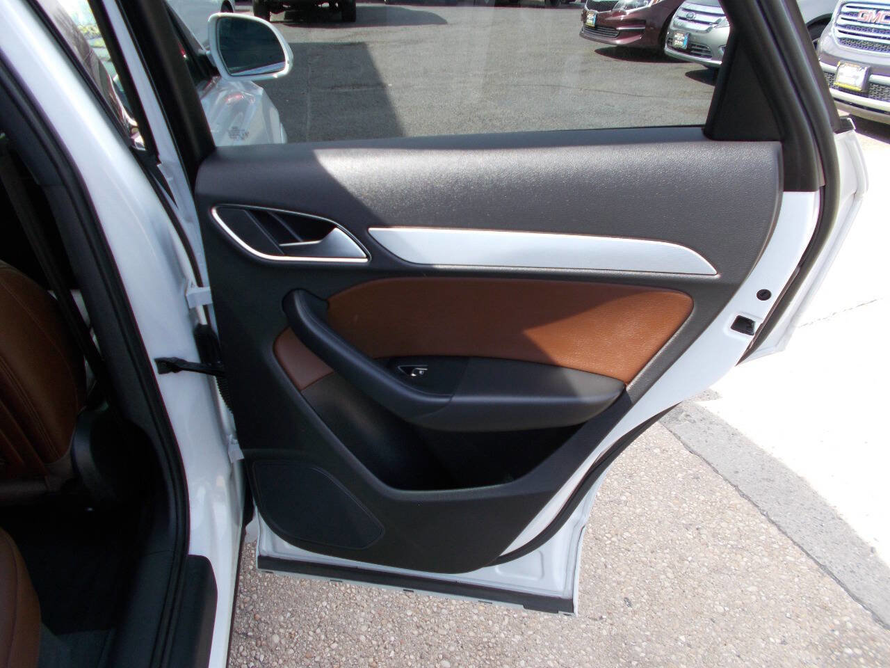 Used 2015 Audi Q3 2.0T Premium Plus w/ Sport Package image 19