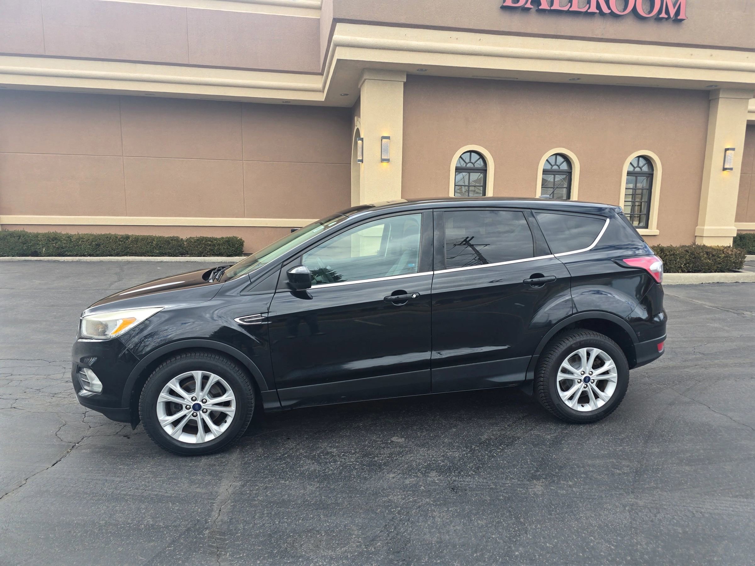 Used 2017 Ford Escape SE image 11