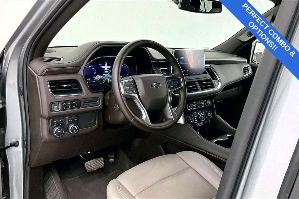 Used 2024 Chevrolet Suburban Z71 w/ Luxury Package image 18