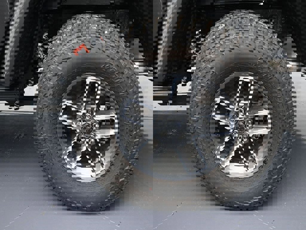 New 2025 Jeep Gladiator Mojave image 9