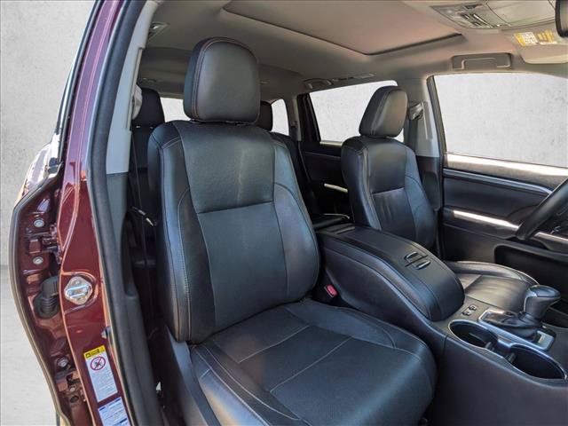 Used 2017 Toyota Highlander Limited AWD/4WD image 23