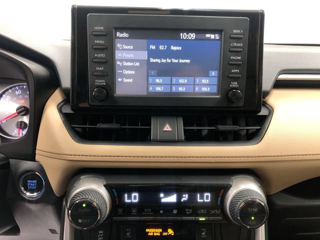 Used 2019 Toyota RAV4 XLE w/ Convenience Package FWD image 20
