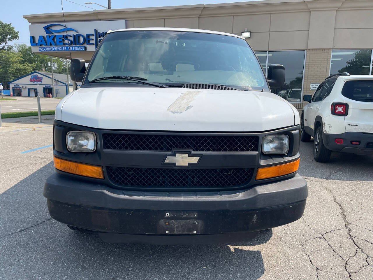 Used 2012 Chevrolet Express 3500 RWD image 2