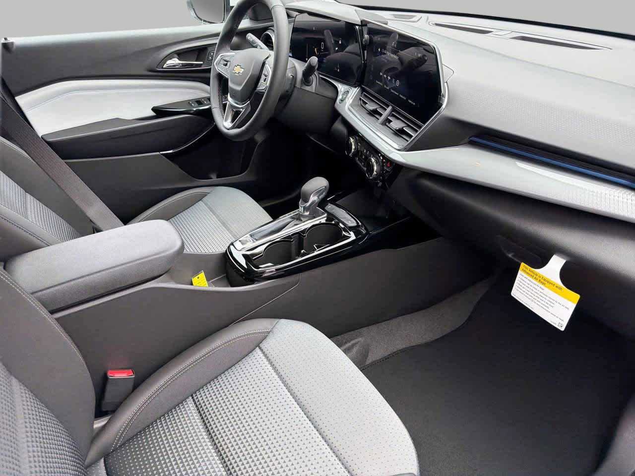 New 2026 Chevrolet Trax LT w/ Driver Confidence Package FWD image 9