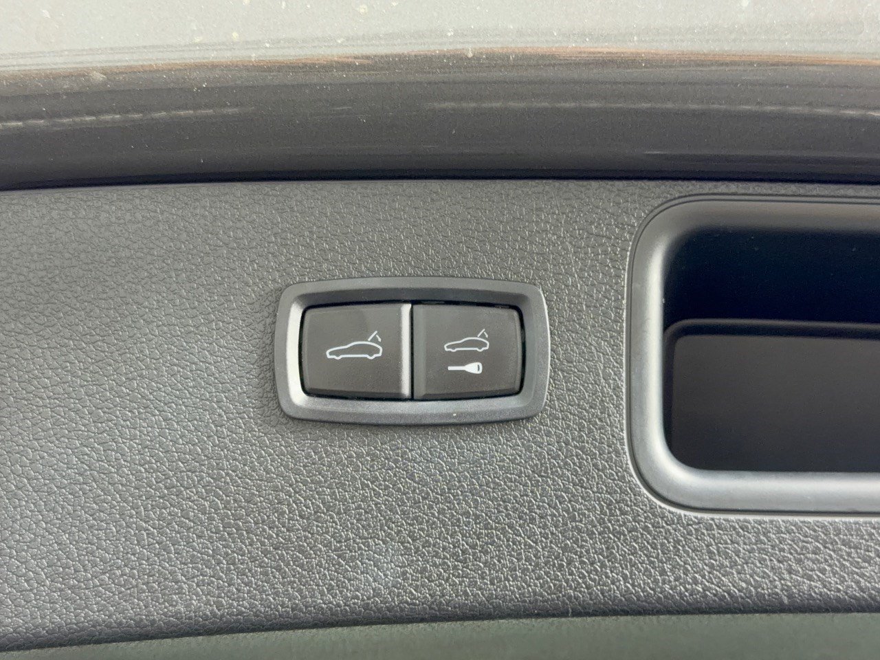 Used 2018 Porsche Macan AWD/4WD image 28
