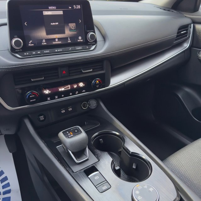 Used 2024 Nissan Rogue SV image 23