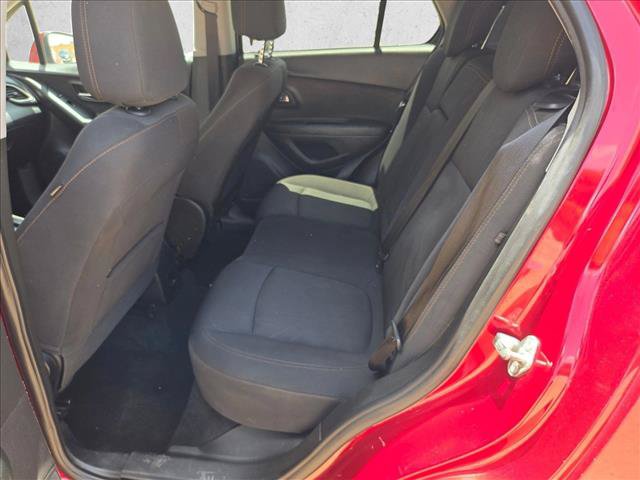 Used 2019 Chevrolet Trax LT w/ LPO, Cargo Package FWD image 17
