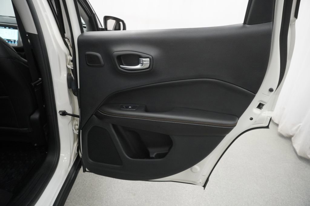 Certified 2020 Jeep Compass Latitude image 46