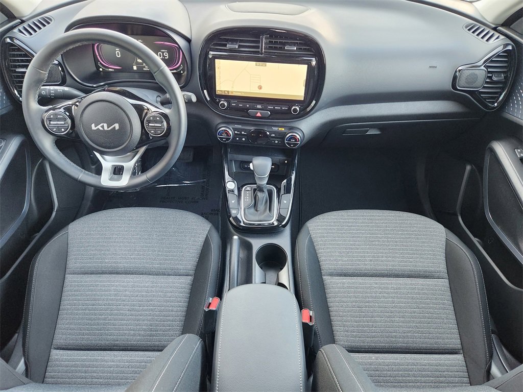 Used 2025 Kia Soul EX image 21
