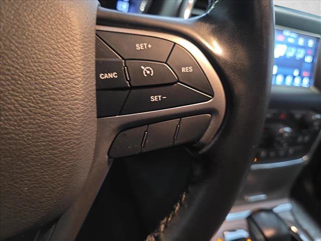Used 2021 Jeep Grand Cherokee Laredo AWD/4WD image 21